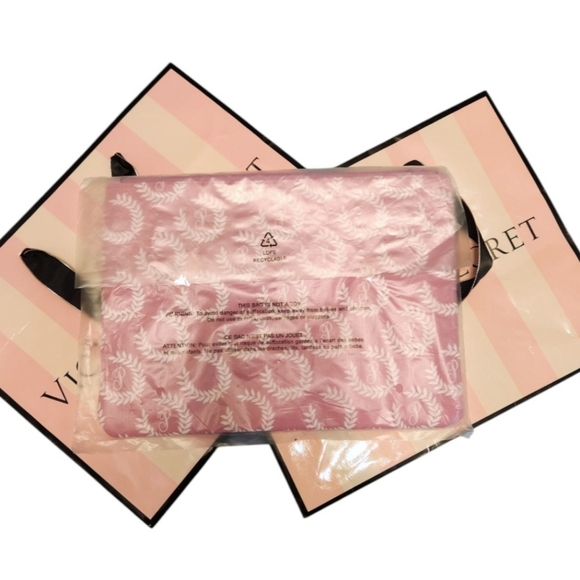 ⭐️ HOST PICK ⭐️ PINK Victoria's Secret Top-Zip Pouch NWT - Picture 5 of 5